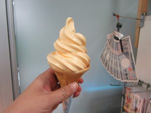 垂水びわソフトクリーム