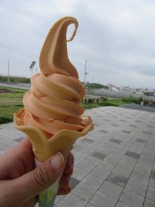 道の駅よつくら港トマトソフトクリーム